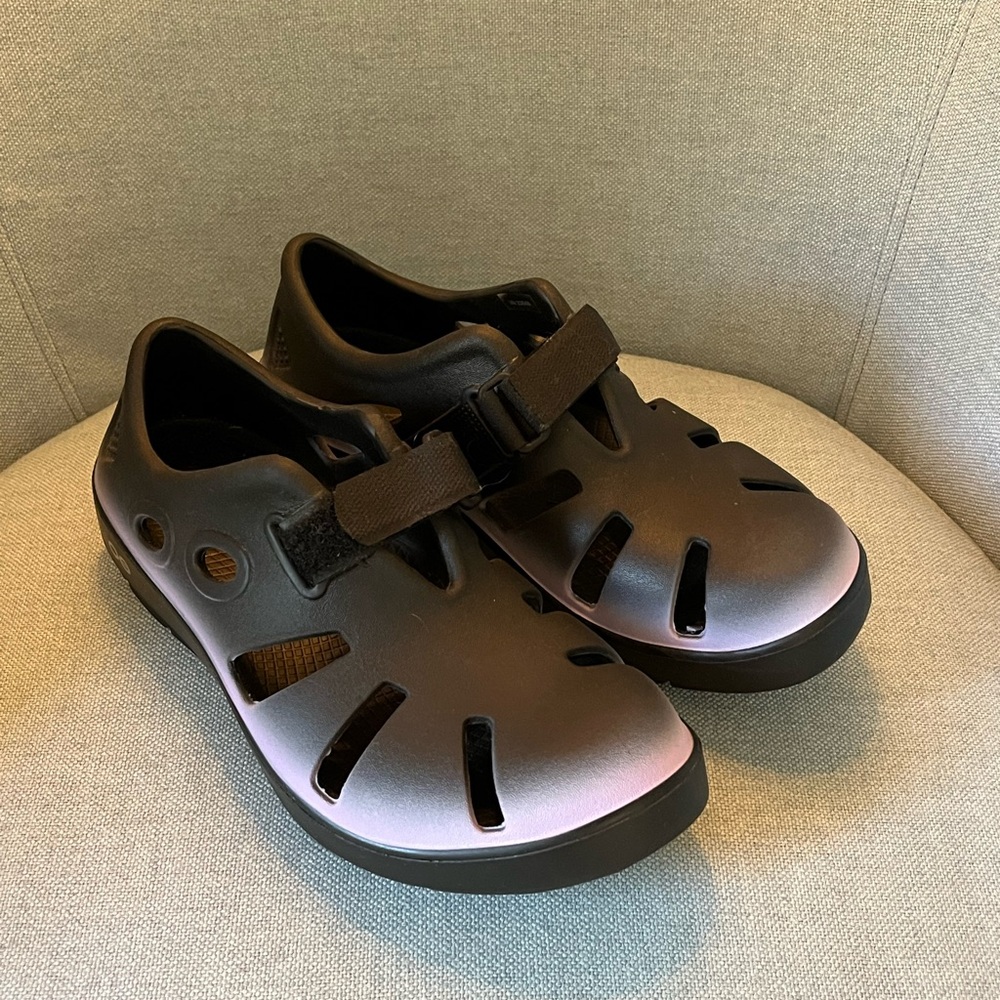 Oofos Oocando Recovery Sandal